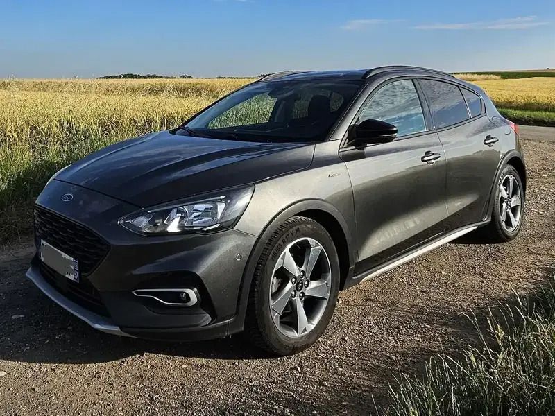 Gris Utilisé 2021 Ford Focus S Berline | 12 900 € (Prix juste) - Image 1/4
