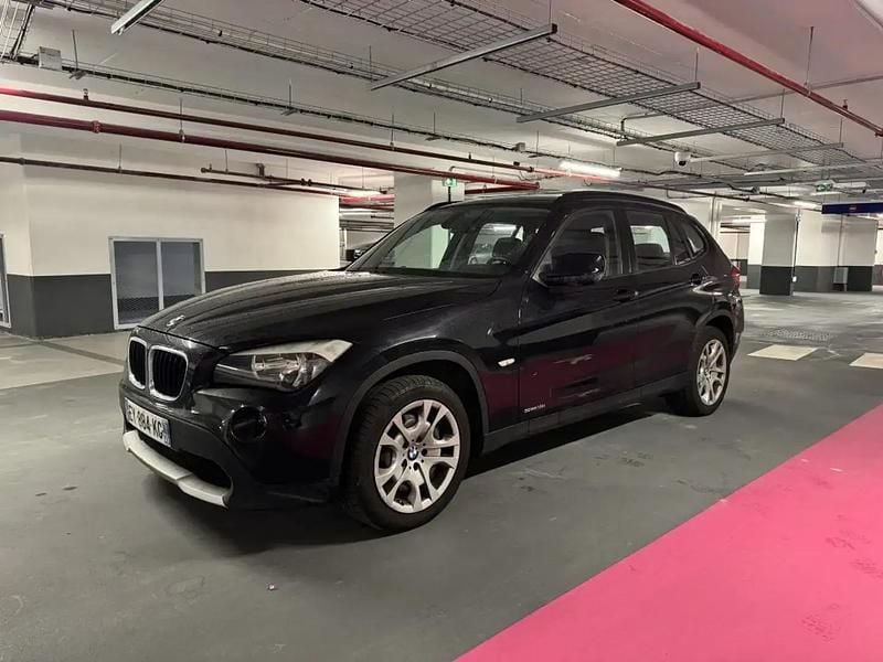 Noir Occasion 2011 BMW X1 Comfort Edition SUV | 8 990 € - Image 1/4