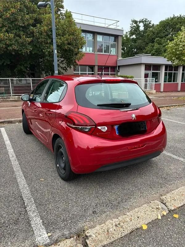 Rouge Utilisé 2017 Peugeot 208 Citadine | 5 700 € (Super prix) - Image 1/4