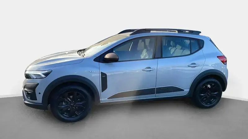Gris Utilisé 2024 Dacia Sandero Extreme Citadine | 16 500 € (Prix juste) - Image 1/4