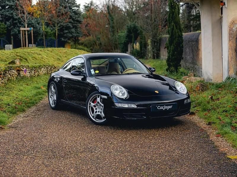 Noir Occasion 2005 Porsche 911 Carrera S Coupé | 48 000 € (Prix juste) - Image 1/4