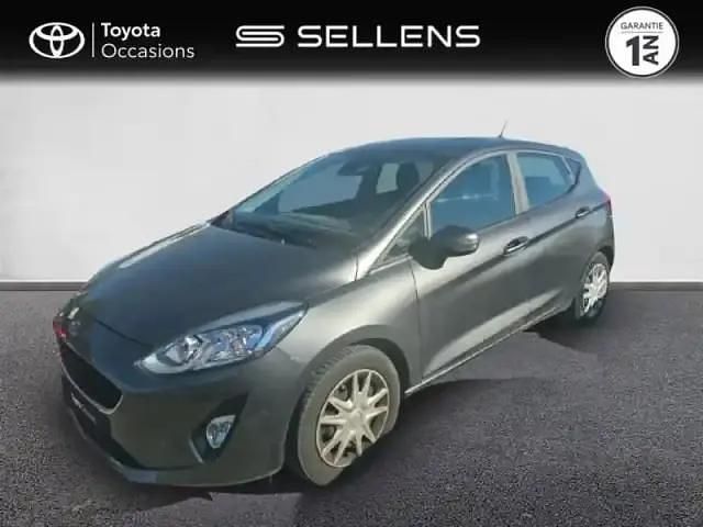 Gris Occasion 2019 Ford Fiesta Trend Berline | 10 880 € (Prix juste) - Image 1/4
