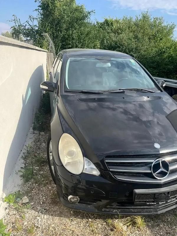 Noir Utilisé 2013 Mercedes R350 Monospace | 6 000 € - Image 1/4