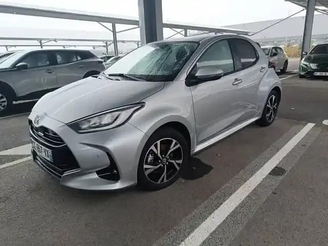 Gris Occasion 2024 Toyota Yaris Berline | 19 990 € - Image 1/4