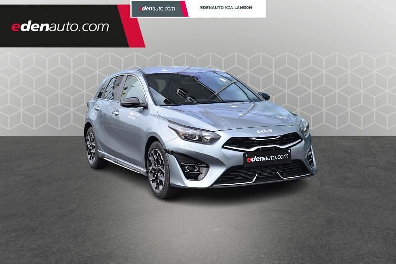Argent Utilisé 2024 Kia Ceed GT-Line Berline | 28 490 € (Prix assez cher) - Image 1/4