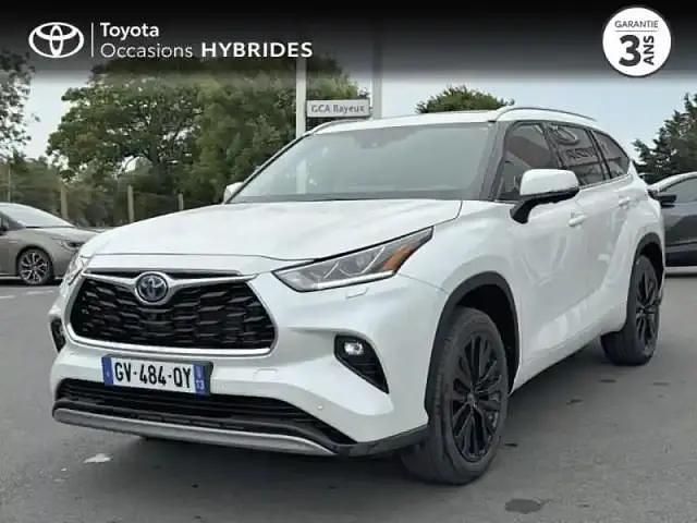 Noir Occasion 2024 Toyota Highlander Lounge SUV | 61 980 € (Super prix) - Image 1/4