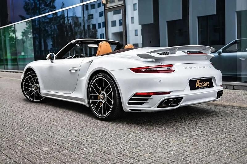 Blanc Utilisé 2017 Porsche 911 Turbo S Cabriolet Cabriolet | 144 950 € - Image 1/4
