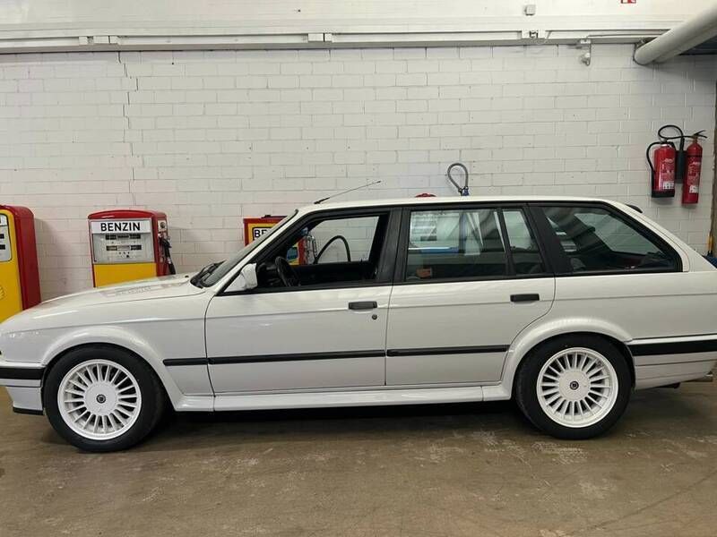 Blanc Utilisé 1988 BMW 325 Break | 21 900 € - Image 1/4
