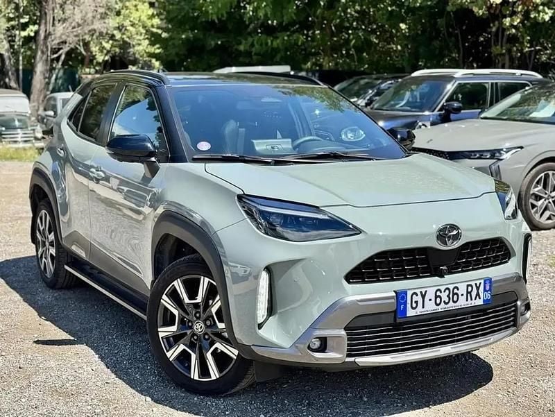 Gris Utilisé 2024 Toyota Yaris Hybrid Berline | 20 900 € (Super prix) - Image 1/4