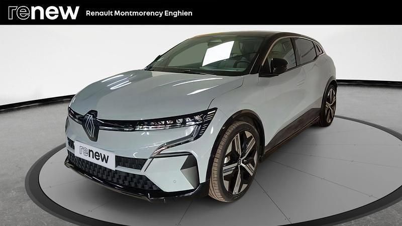 Gris Utilisé 2022 Renault Mégane Iconic Berline | 24 980 € (Prix juste) - Image 1/4