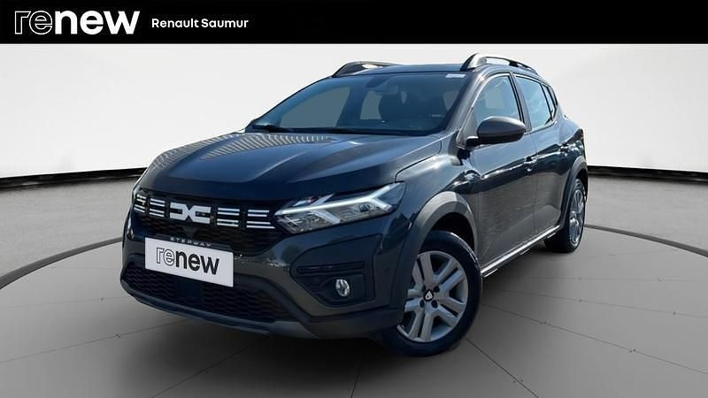 Gris Utilisé 2023 Dacia Sandero Expression Citadine | 15 990 € (Prix juste) - Image 1/4