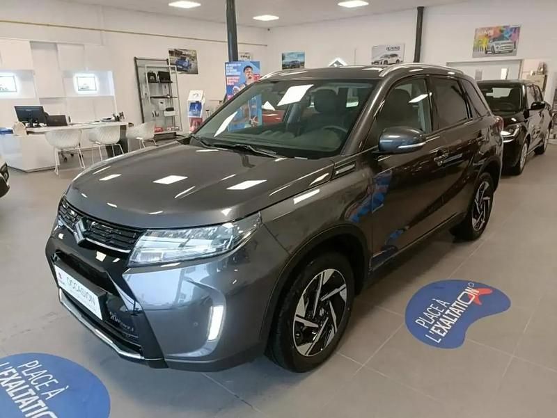 Gris Utilisé 2025 Suzuki Vitara Style SUV | 26 980 € (Prix cher) - Image 1/4