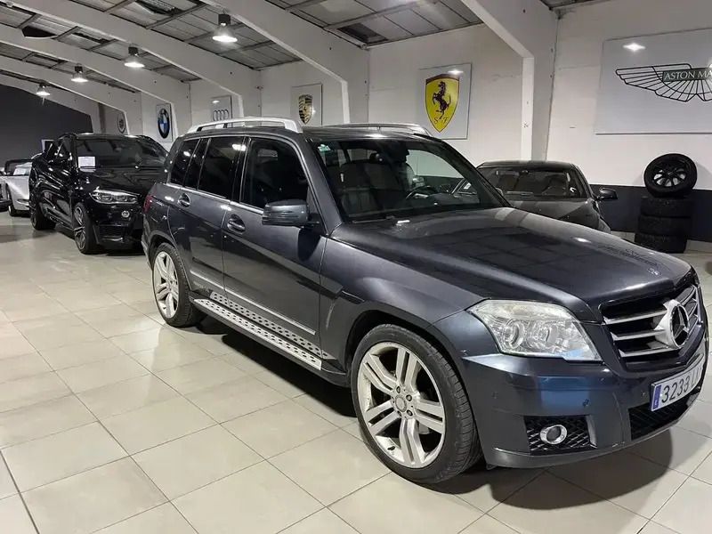 Gris Utilisé 2009 Mercedes GLK320 SUV | 12 900 € - Image 1/4