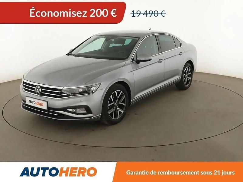 Gris Utilisé 2020 VW Passat Berline | 19 290 € (Prix juste) - Image 1/2