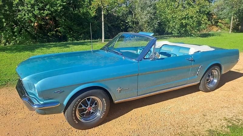 Bleu Occasion 1966 Ford Mustang Cabriolet | 49 900 € - Image 1/4