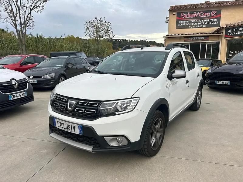 Blanc Occasion 2020 Dacia Sandero Stepway Berline | 8 900 € (Bon prix) - Image 1/4