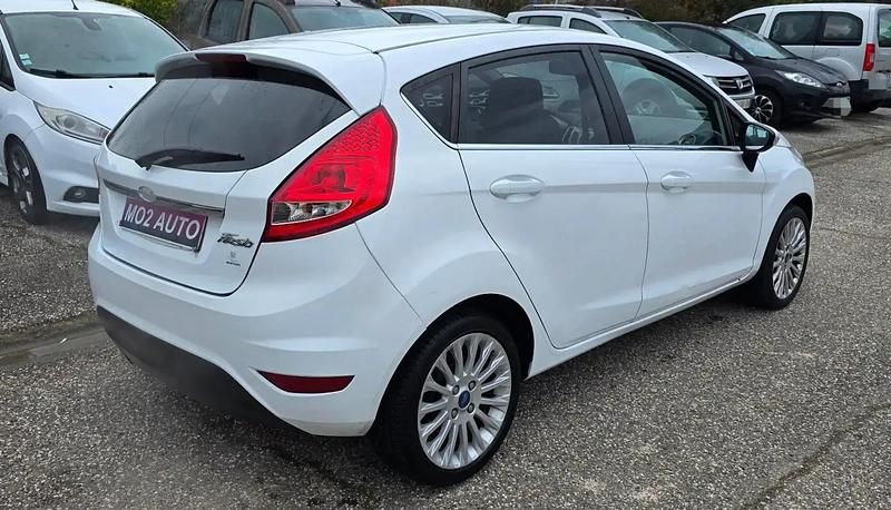Occasion Ford Fiesta Titanium 71 ch (52 kW) 2011 Blanc Citadine