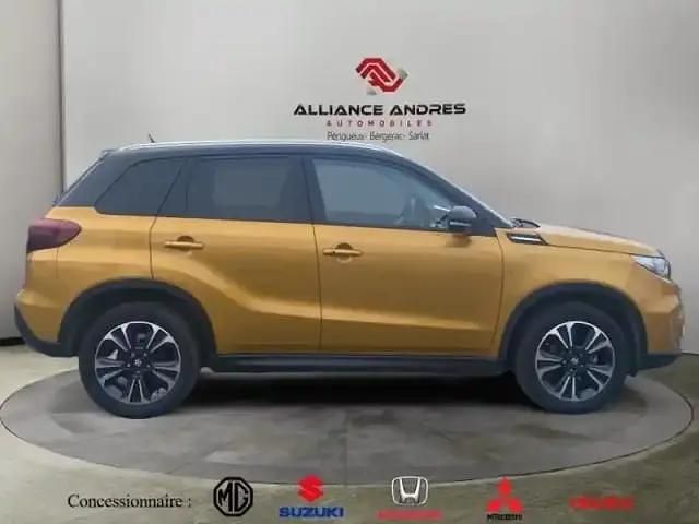 Occasion Suzuki Vitara Style 2023 So'color solar yellow pearl/black métal SUV