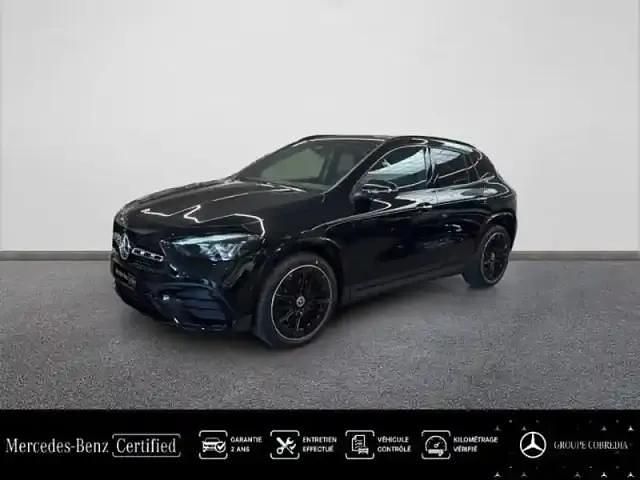Noir cosmos métallisé Occasion 2025 Mercedes GLA180 AMG line SUV | 54 490 € - Image 1/4