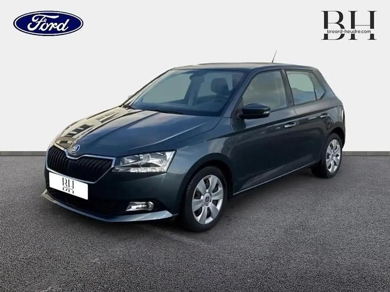 Gris Occasion 2021 Skoda Fabia Business Line Berline | 11 380 € (Prix juste) - Image 1/4