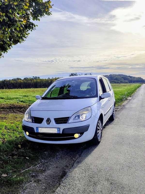 Occasion Renault Grand Scénic III Authentique 105 ch (77 kW) 2009 Monospace