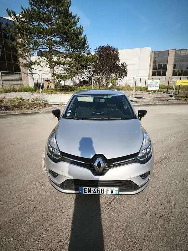 Utilisé 2017 Renault Clio IV LIMITED Berline | 8 000 € - Image 1/4