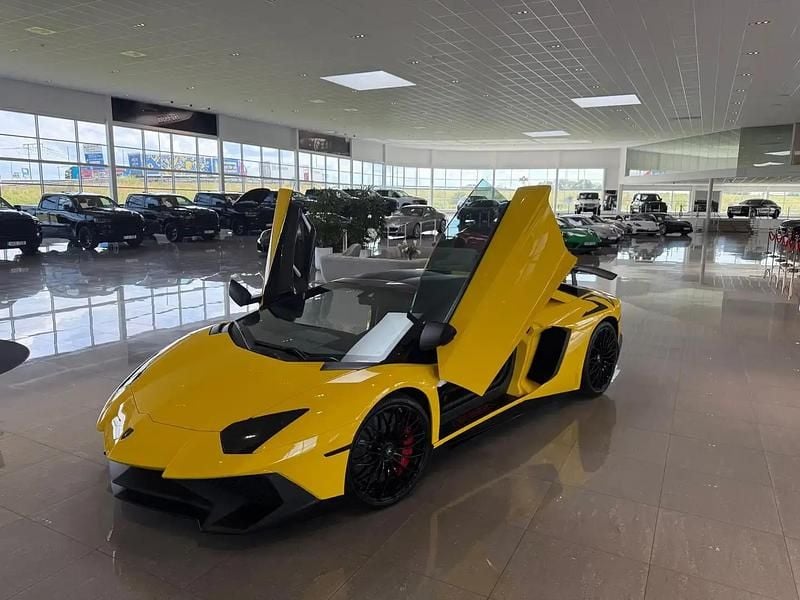 Blanc Utilisé 2016 Lamborghini Aventador Cabriolet | 599 990 € - Image 1/4