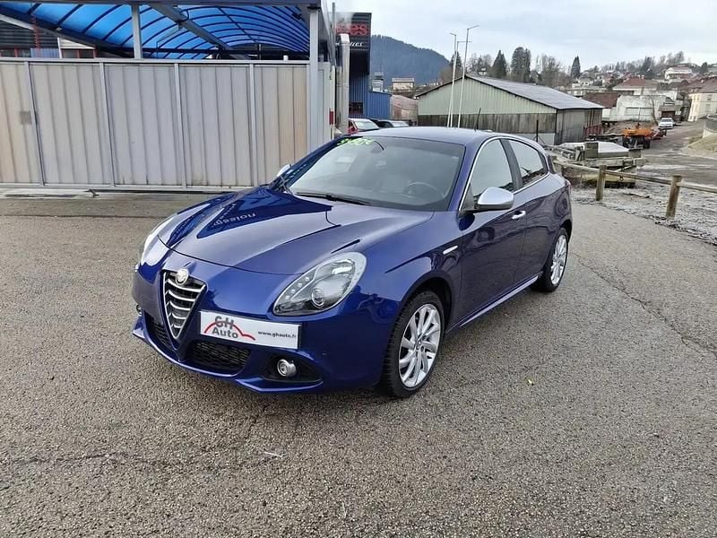 Bleu Occasion 2016 Alfa Romeo Giulietta Exclusive Berline | 9 490 € (Super prix) - Image 1/4