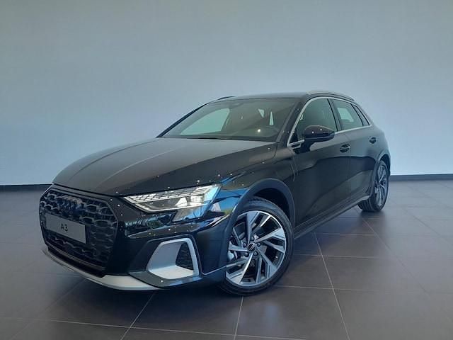 Noir mythique métallisé Utilisé 2025 Audi A3 e-tron Design Citadine | 56 990 € - Image 1/4