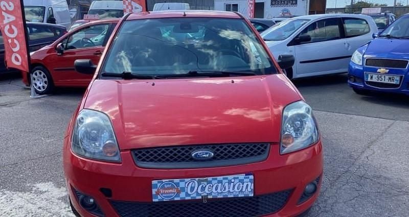 Rouge Utilisé 2007 Ford Fiesta Ambiente Citadine | 4 250 € (Bon prix) - Image 1/4
