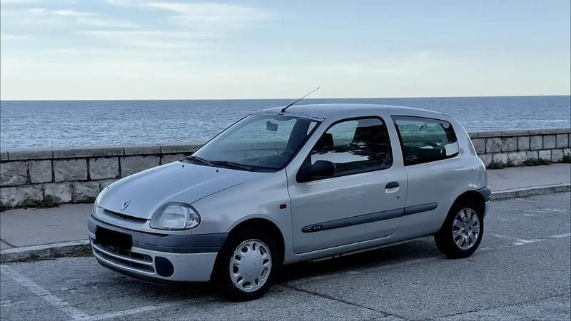 Utilisé 2000 Renault Clio II Berline | 2 490 € (Prix juste) - Image 1/4