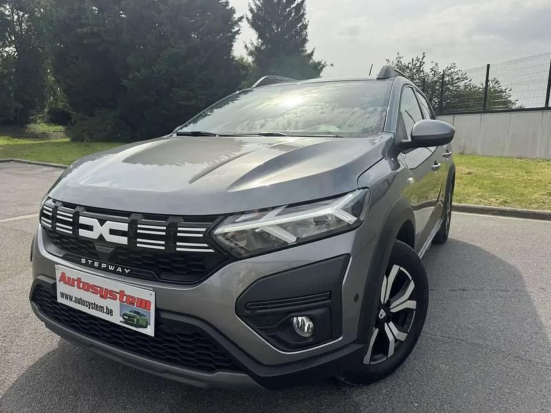 Gris Utilisé 2025 Dacia Sandero Stepway Citadine | 16 950 € (Prix juste) - Image 1/4