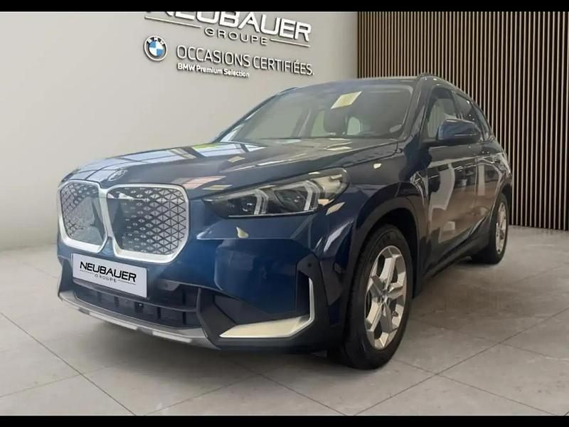 Bleu Utilisé 2025 BMW iX1 SUV | 39 490 € (Prix juste) - Image 1/4