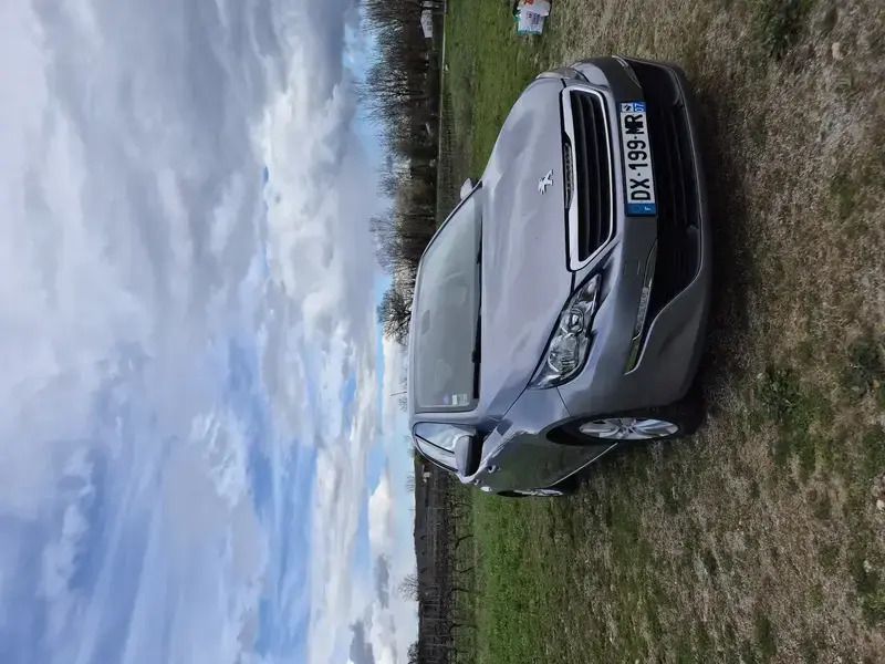 Utilisé 2014 Peugeot 308 Active Berline | 8 700 € (Super prix) - Image 1/4