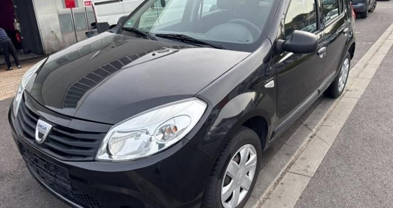 Noir Utilisé 2009 Dacia Sandero Ambiance Citadine | 3 290 € (Bon prix) - Image 1/4