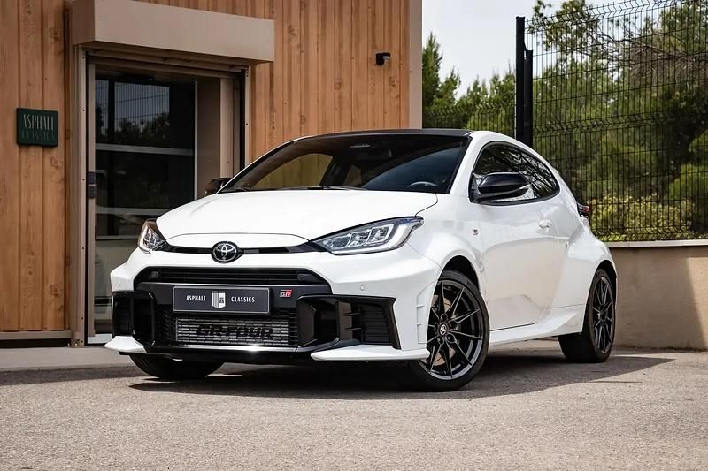 Blanc Occasion 2024 Toyota Yaris Citadine | 43 900 € (Prix assez cher) - Image 1/4