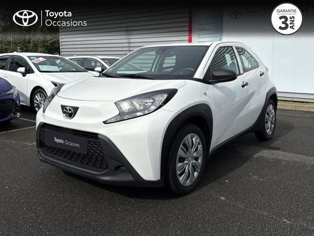 Blanc Utilisé 2023 Toyota Aygo Business Edition Citadine | 13 490 € (Prix juste) - Image 1/4