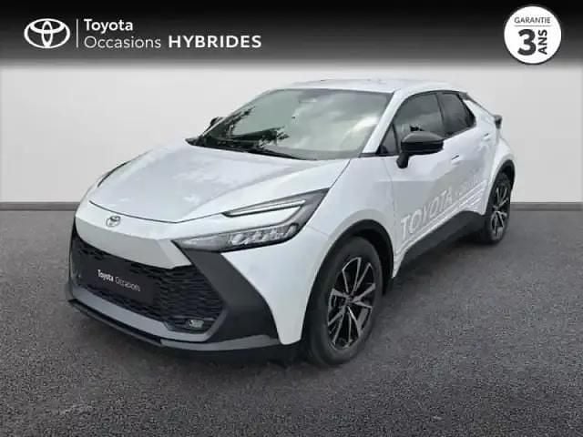 Blanc lunaire nacré Utilisé 2025 Toyota C-HR Design SUV | 32 900 € (Prix assez cher) - Image 1/4