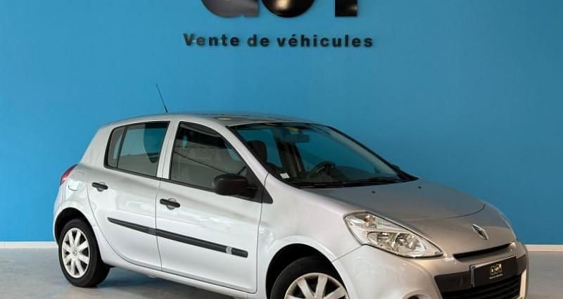 Utilisé 2009 Renault Clio III Citadine | 5 990 € (Prix juste) - Image 1/4