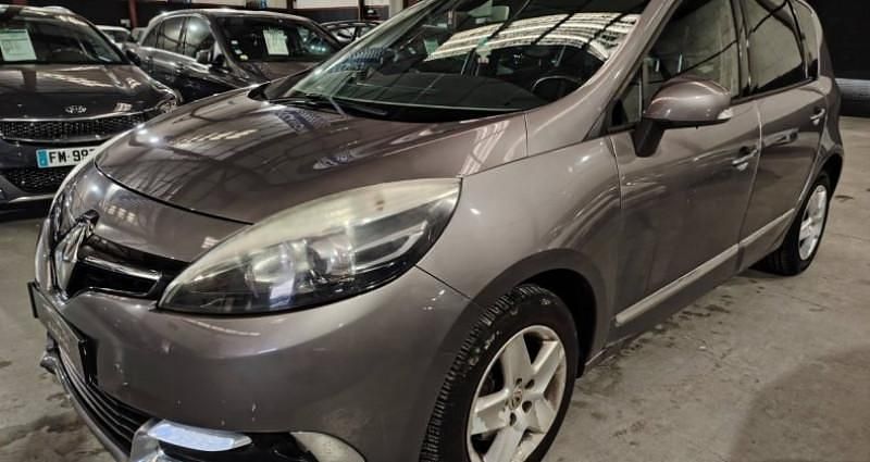 Utilisé 2015 Renault Scénic III Business Monospace | 7 990 € (Bon prix) - Image 1/4