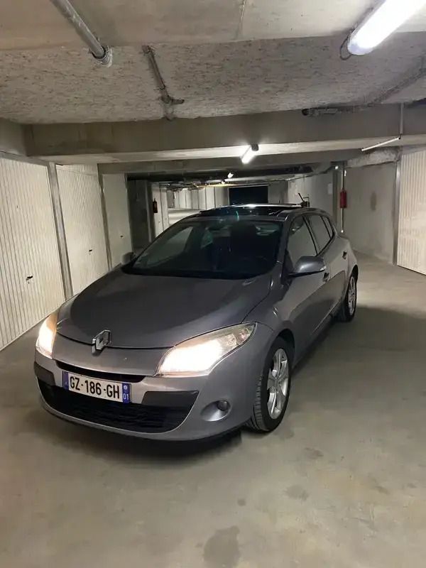 Utilisé 2009 Renault Mégane III Authentique Berline | 4 500 € (Prix cher) - Image 1/4