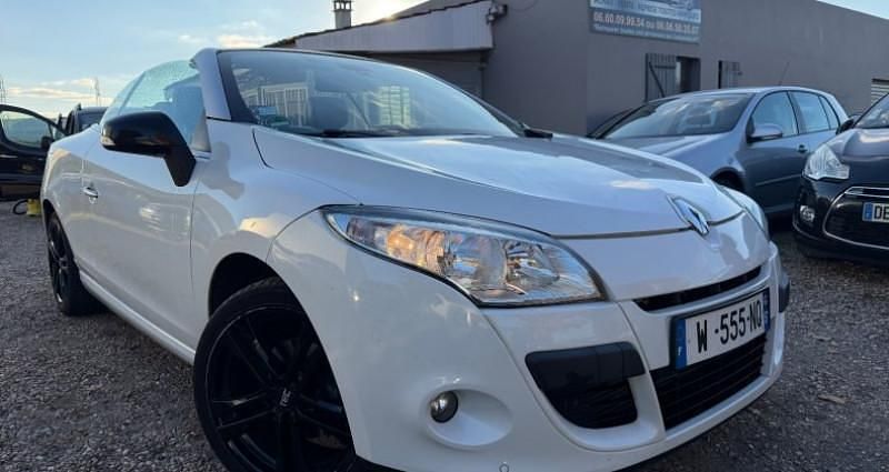 Utilisé 2011 Renault Mégane III Dynamique Berline | 5 999 € (Prix juste) - Image 1/4