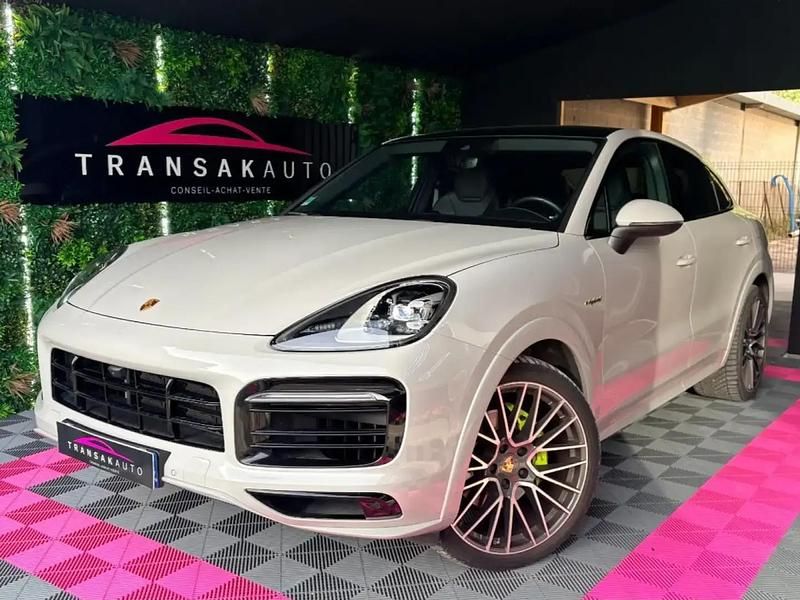 Gris Utilisé 2022 Porsche Cayenne Platinum Edition SUV | 91 990 € (Prix juste) - Image 1/4
