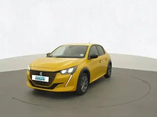 Jaune Occasion 2022 Peugeot e-208 Allure Citadine | 14 990 € (Prix juste) - Image 1/4