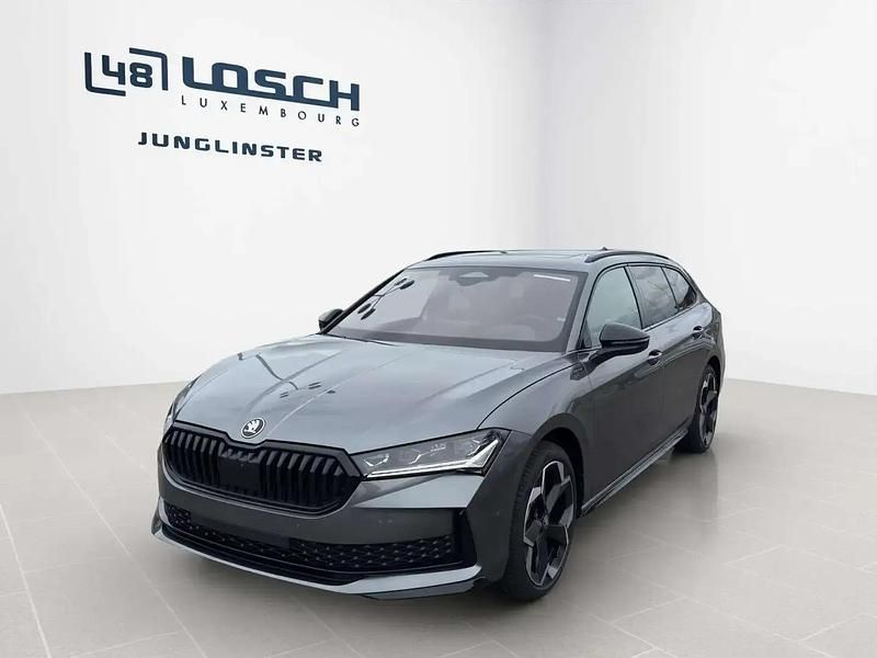 Gris Nouvelle 2025 Skoda Superb SportLine Break | 60 000 € - Image 1/4