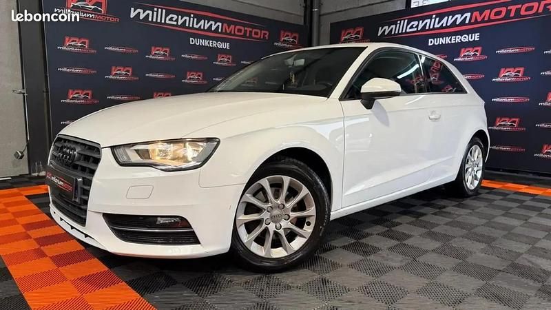 Blanc Utilisé 2015 Audi A3 Attraction Citadine | 11 990 € - Image 1/4