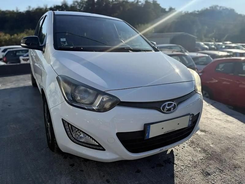 Blanc Utilisé 2014 Hyundai i20 GO! Berline | 6 990 € (Prix cher) - Image 1/4