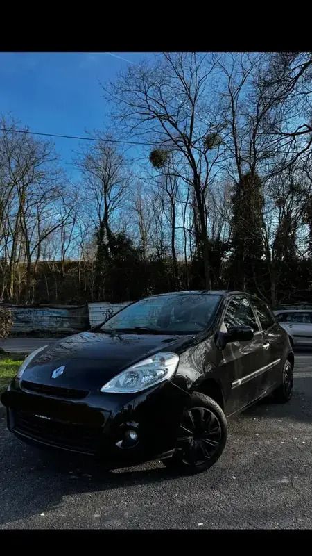 Utilisé 2011 Renault Clio III Expression Berline | 4 850 € (Prix juste) - Image 1/4