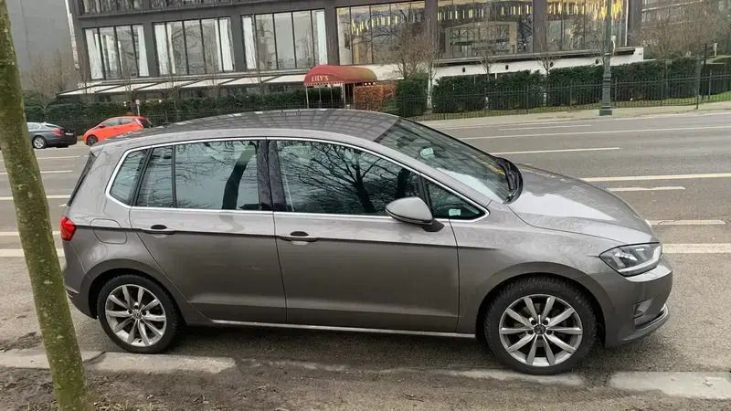 Gris Utilisé 2015 VW Golf Sportsvan LOUNGE Monospace | 11 300 € (Prix juste) - Image 1/4