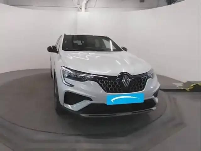 Blanc univers Occasion 2025 Renault Arkana SUV | 28 890 € - Image 1/4